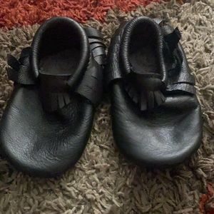 These Freshly Picked moccasins worn 1 time.